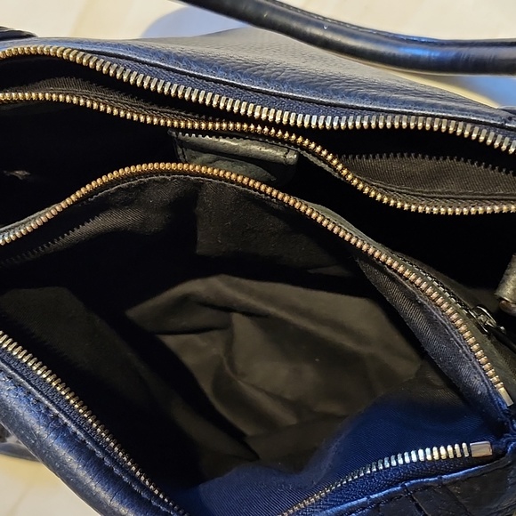 J CREW Black calf pebbles leather shoulder bag with a lot of room and crass bady - Picture 5 of 6